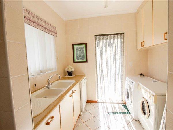 5 Bedroom Property for Sale in Wavecrest Eastern Cape